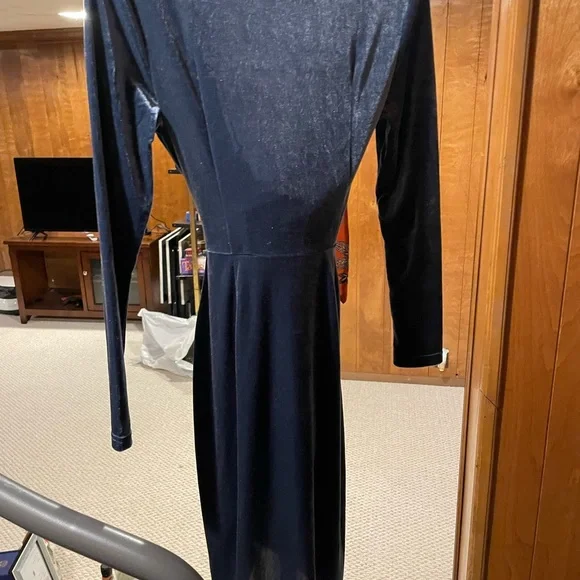 Worn one time. blue / dark teal velvet dress long sleeve. Slit on bottom. - Picture 3 of 3